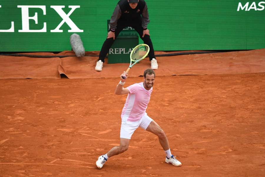 Richard Gasquet foi sufocado por Dominic Thiem Richard Gasquet foi sufocado por Dominic Thiem