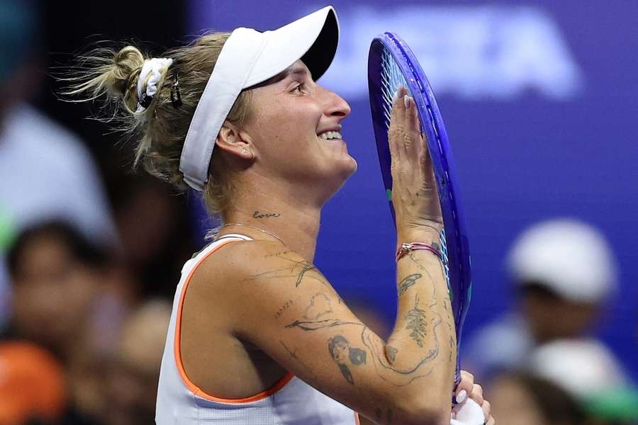 Markéta Vondroušová se raduje z postupu do čtvrtfinále US Open. Markéta Vondroušová se raduje z postupu do čtvrtfinále US Open.