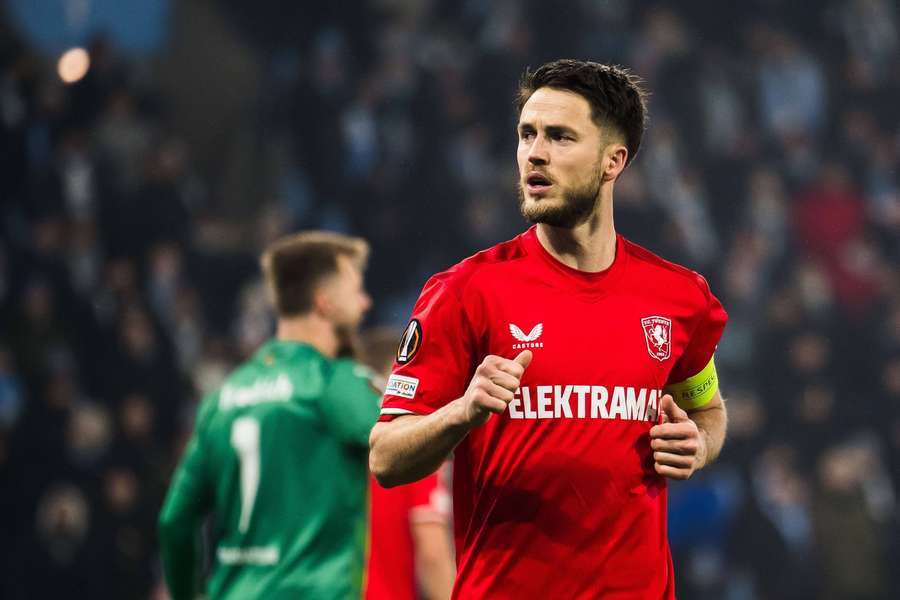 FC Twente keep hopes of Europa League survival alive with narrow win ...