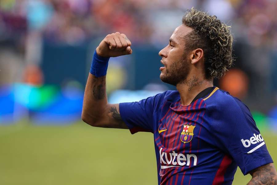 Neymar ainda com as cores do Barcelona