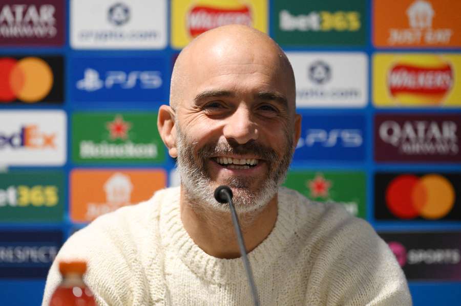 Maresca face à la presse ce lundi.