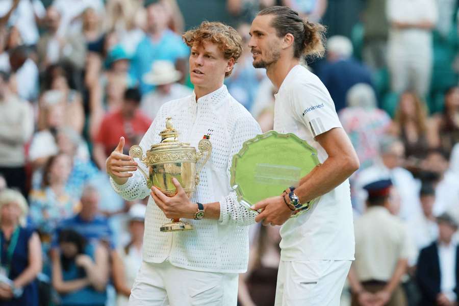 Zverev môže predbehnúť Sinnera na čele rebríčka ATP. Zverev môže predbehnúť Sinnera na čele rebríčka ATP.