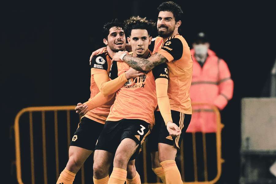 Ait-Nouri é opção para lateral do United sob comando de Rúben Amorim