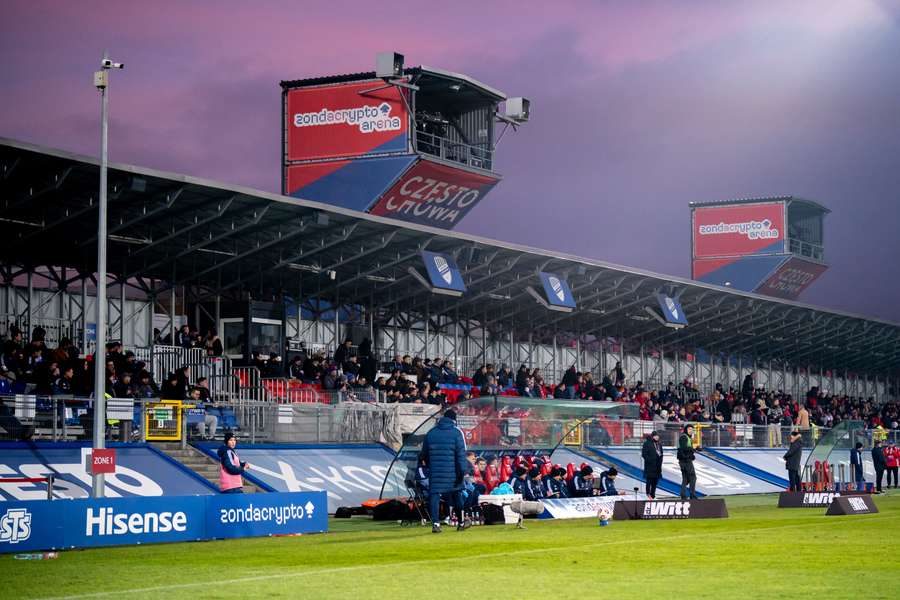 Raków Częstochowa zrywa umowę z Zondacrypto: ""Logo będzie znikać z przestrzeni klubowej"