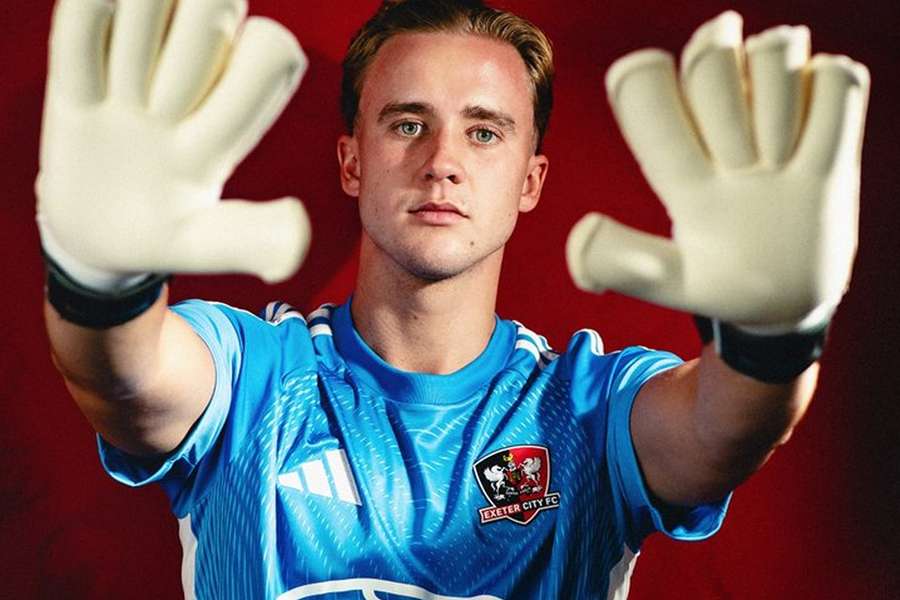 DONE DEAL: Exeter snap up Palace keeper Whitworth