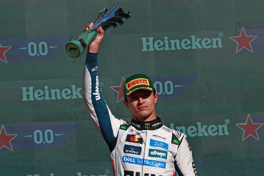 Lando Norris sur le podium dimanche. Lando Norris sur le podium dimanche.