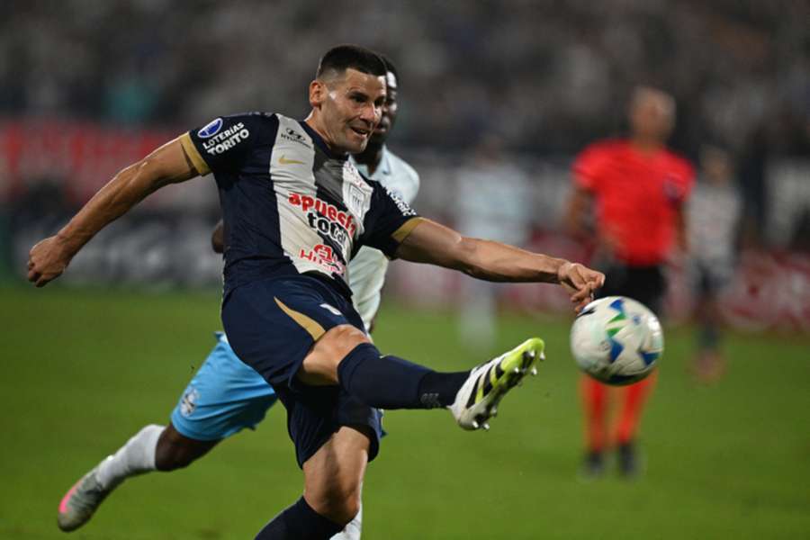 Lance del duelo entre Alianza Lima y Sporting Cristal