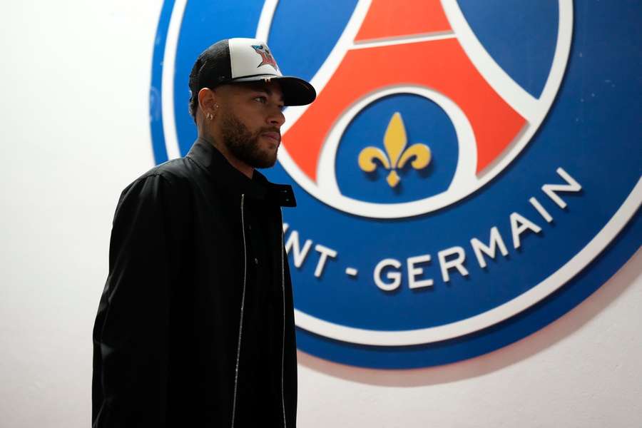Neymar, un quotidien chargé entre football, politique et juridique