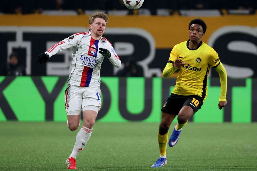 Pavel Šulc v dresu Lyonu válí. Pavel Šulc v dresu Lyonu válí.