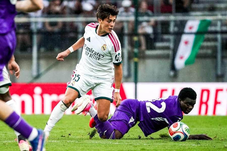 Real Madrid stratil náskok a iba remizoval. Real Madrid stratil náskok a iba remizoval.