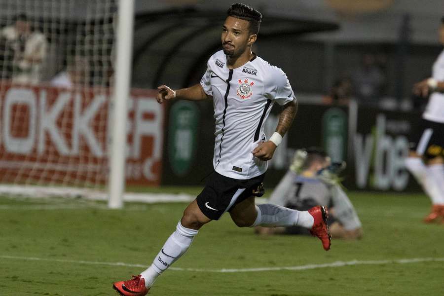 Clayson foi campeão brasileiro e bicampeão paulista pelo Corinthians