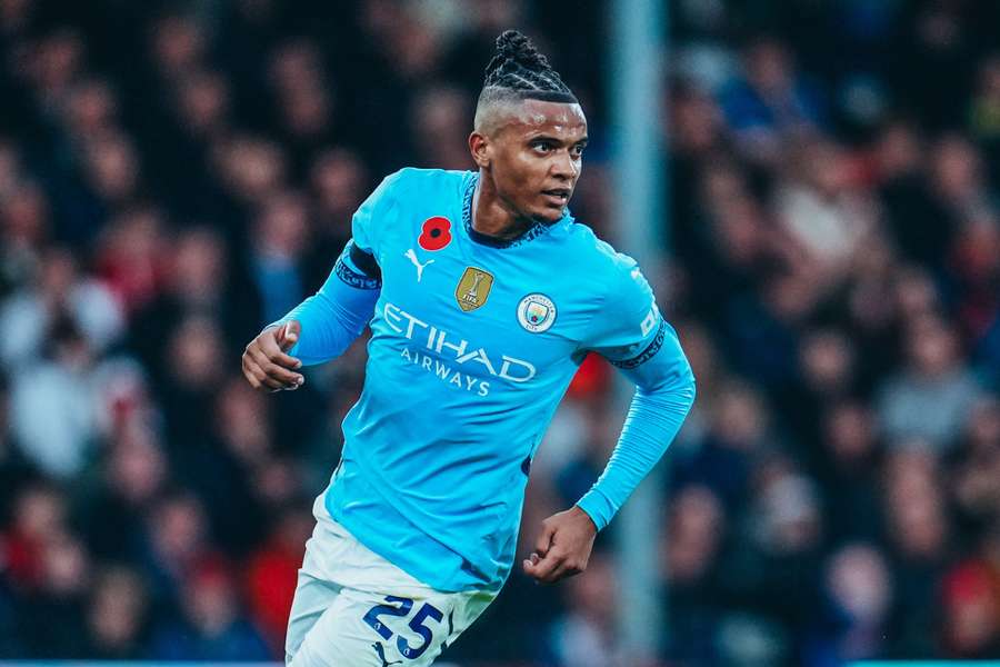 Akanji terá que passar por cirurgia e ficar afastado por semanas