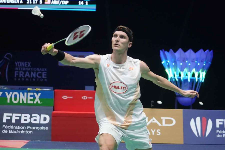 Former world number one Viktor Axelsen in action during the 2025 French Open