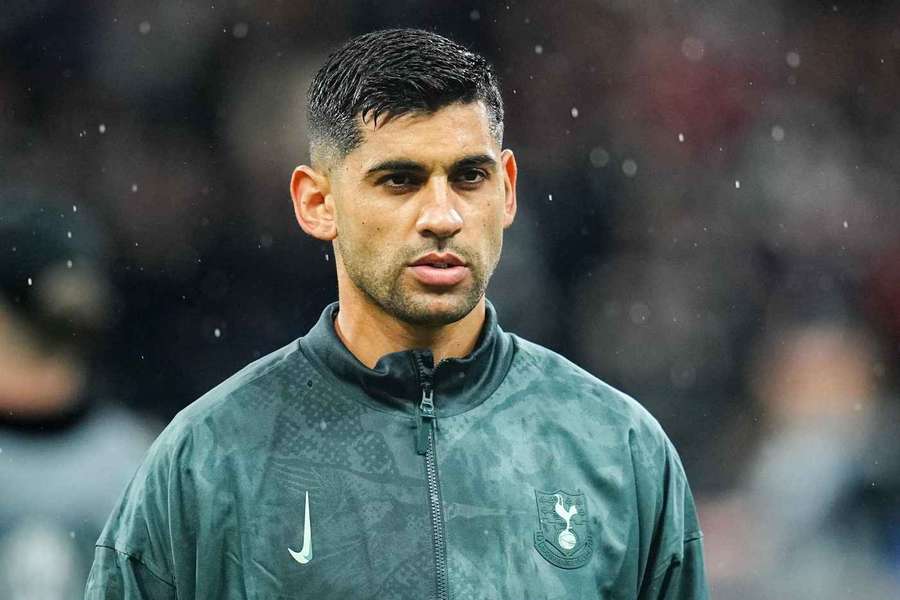 Romero sa dobrovoľne obzerá po novom klube. 