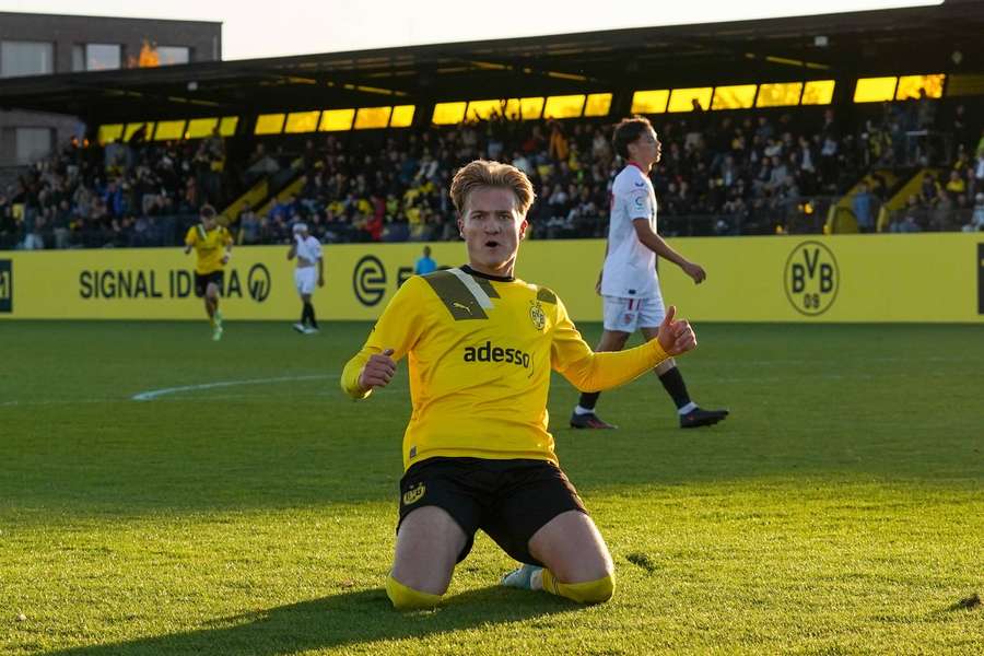 Julian Rijkhoff weerlegt uitstekende cijfers bij Dortmund O19