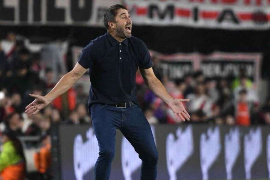 'Chacho' Coudet, desesperado en la banda 'Chacho' Coudet, desesperado en la banda