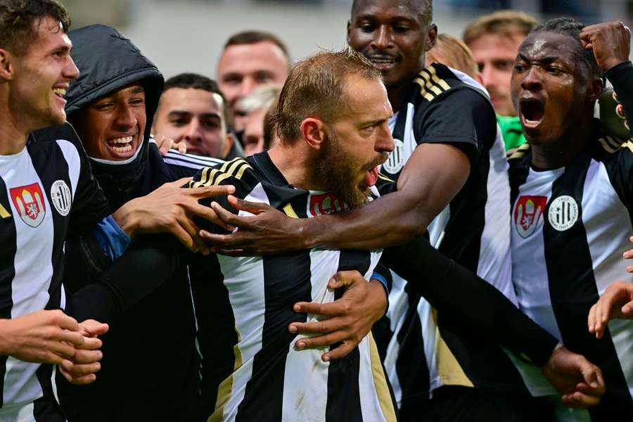 Nekonečný bizár v Budějovicích pokračuje. Dynamo přijde o stadion, město chce klub do svých rukou Nekonečný bizár v Budějovicích pokračuje. Dynamo přijde o stadion, město chce klub do svých rukou