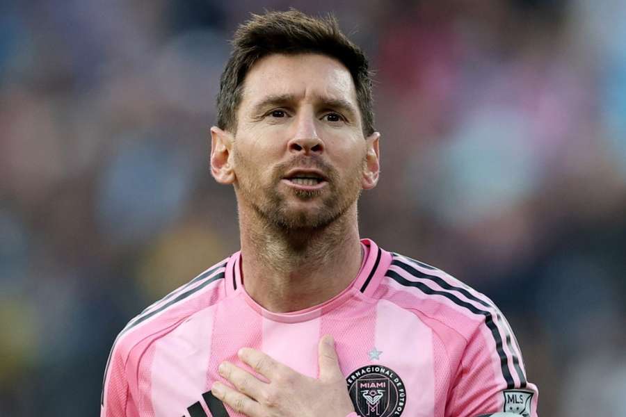 Messi está a um golo dos 900