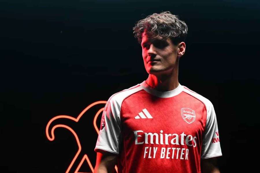 Nörgaard je novým hráčem Arsenalu. Nörgaard je novým hráčem Arsenalu.