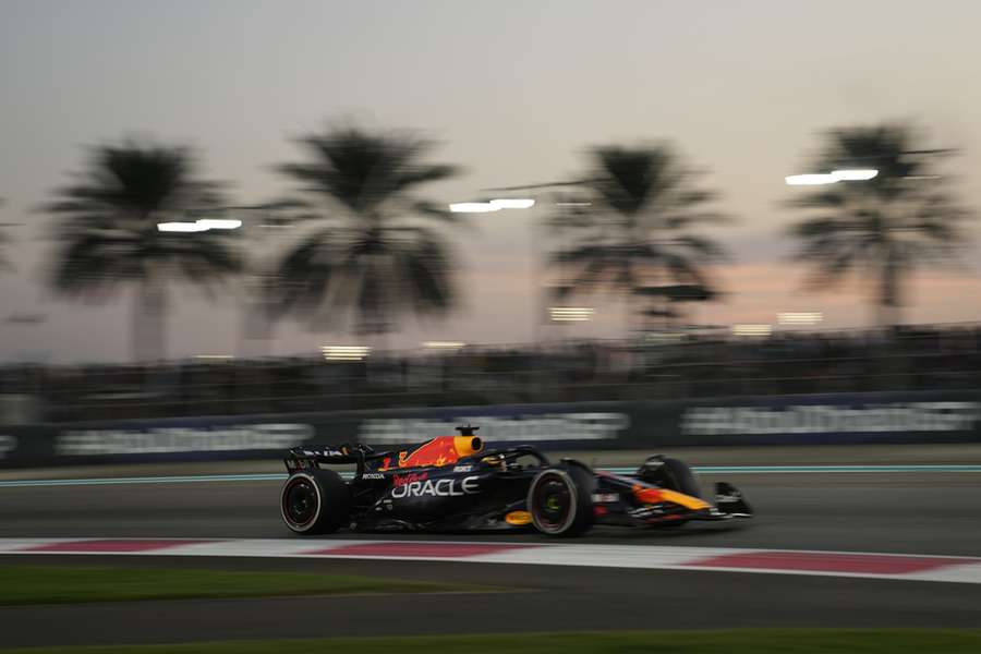 Verstappen în acțiune la Abu Dhabi