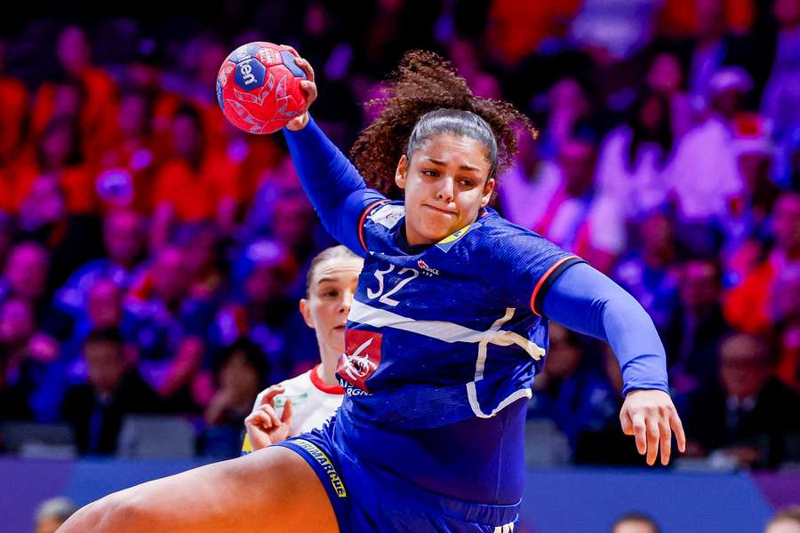 Qui peut arrêter Sarah Bouktit ? Qui peut arrêter Sarah Bouktit ?