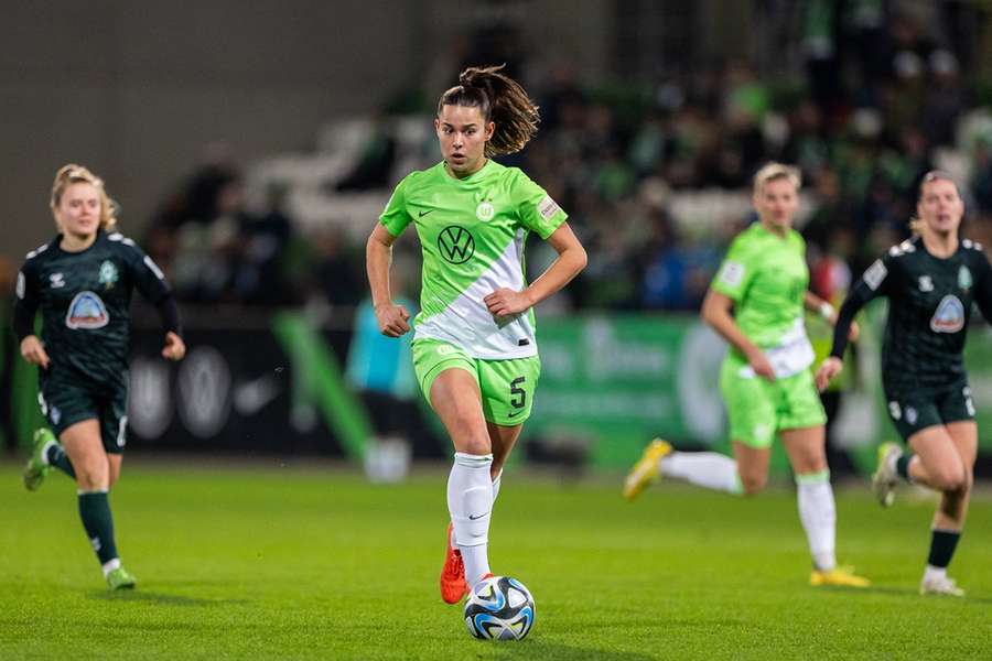 Lena Oberdorf tijdens VfL Wolfsburg - SV Werder Bremen afgelopen december