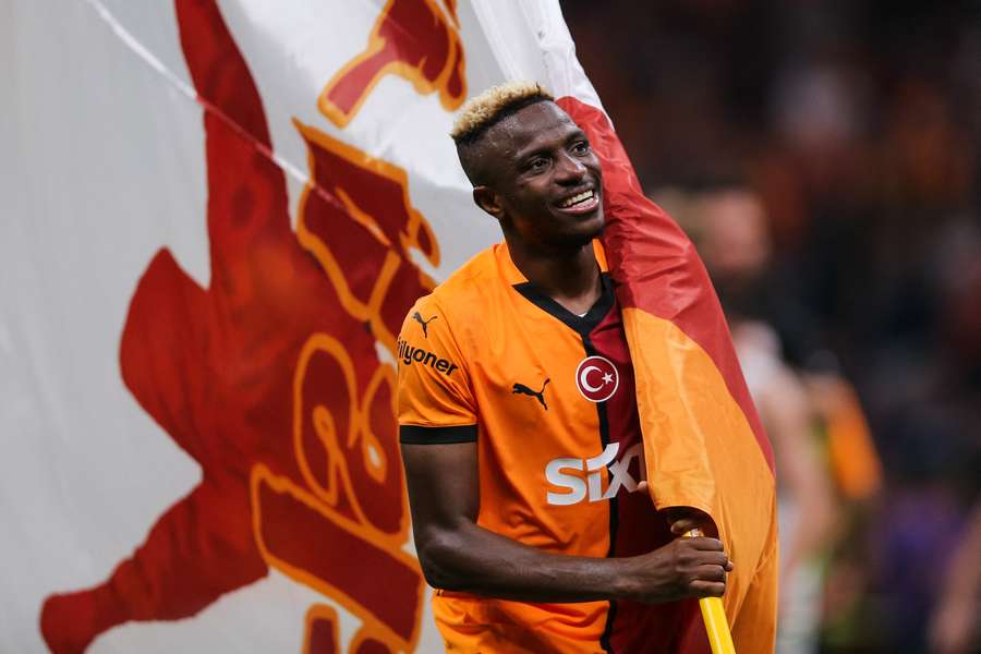 Victor Osimhen celebrates victory during the Turkish Super League match between Galatasaray and Rizespor