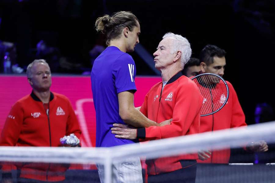 Zverev (l.) und McEnroe beim Laver Cup 2024 Zverev (l.) und McEnroe beim Laver Cup 2024
