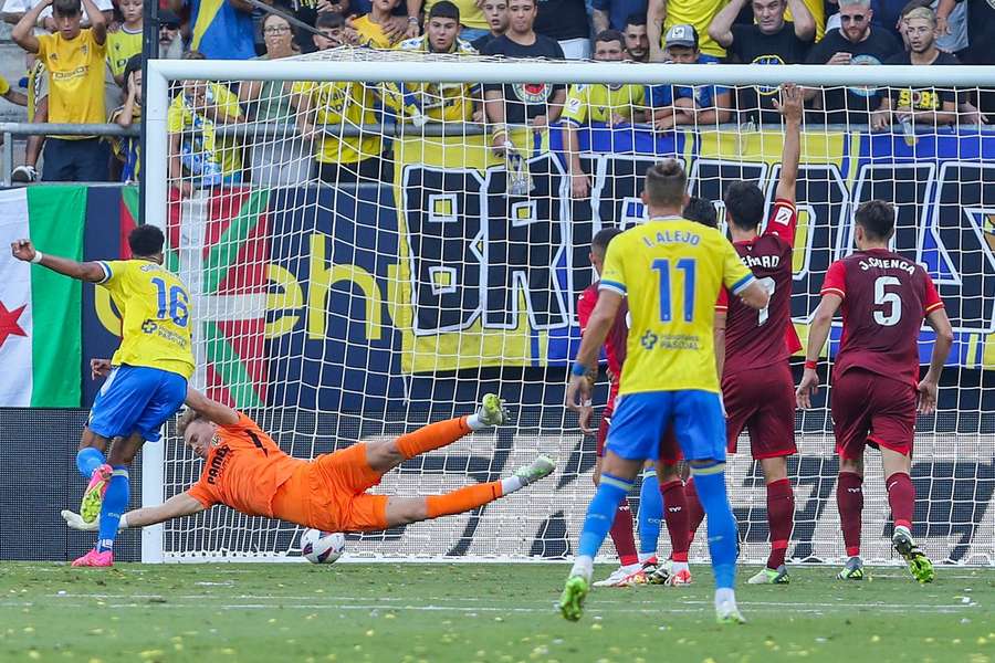 Liga, il Cadiz annienta il Villarreal con Machis come grande protagonista