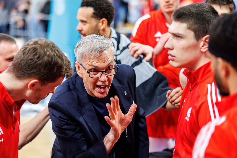 Gordon Herbert mit seinen Spielern.