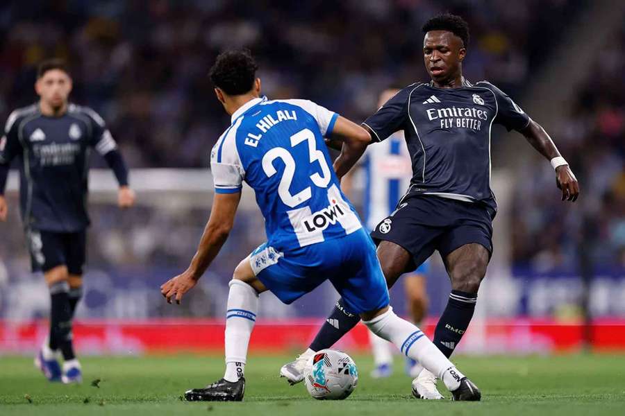 Vinicius encarando a El Hilali