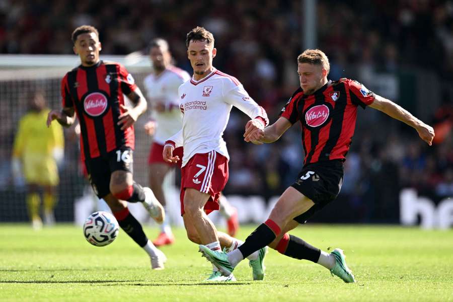 Carragher urges Liverpool head coach Iraola to drop 'really poor' Wirtz Carragher urges Liverpool head coach Iraola to drop 'really poor' Wirtz