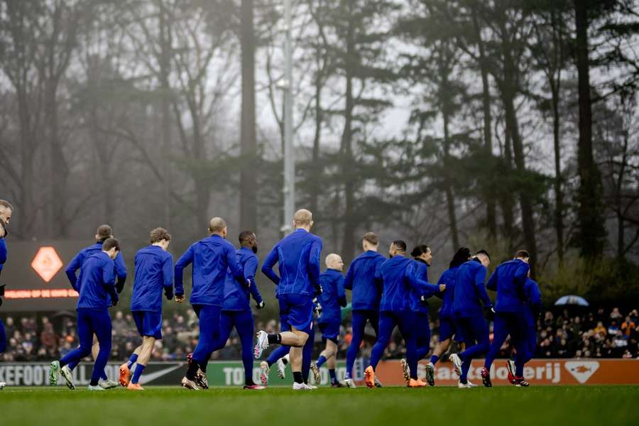 Muitas ausências antes do jogo com França
