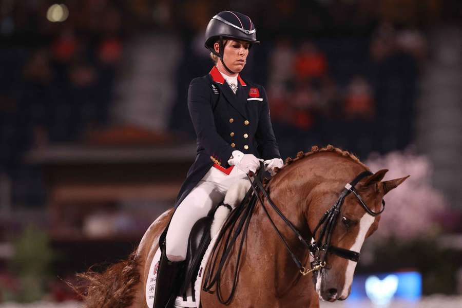 Storbritanniens Charlotte Dujardin i aktion ved OL i Tokyo