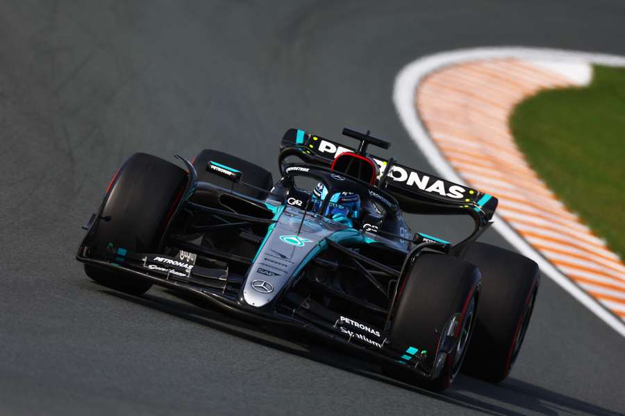 George Russell sulla sua monoposto