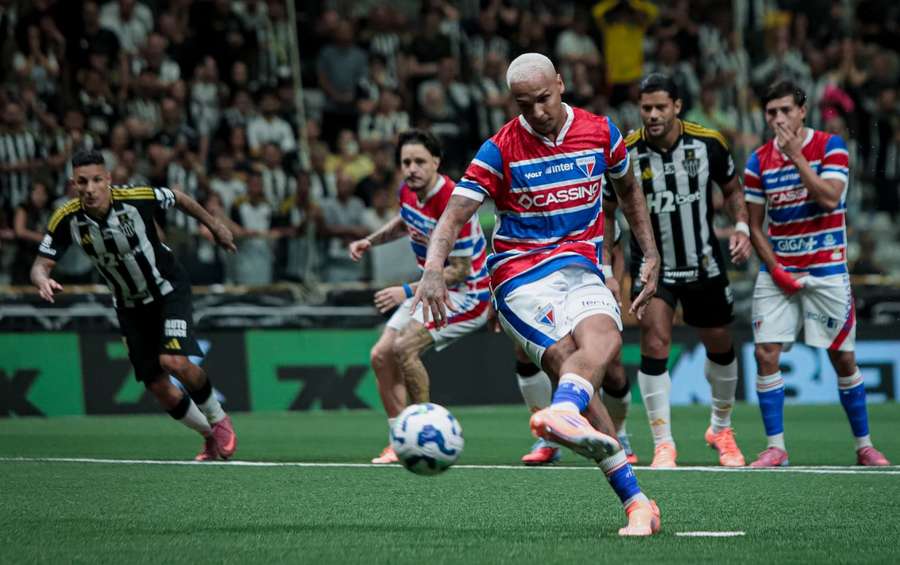 Deyverson foi o responsável por uma das maiores recuperações do Brasileirão