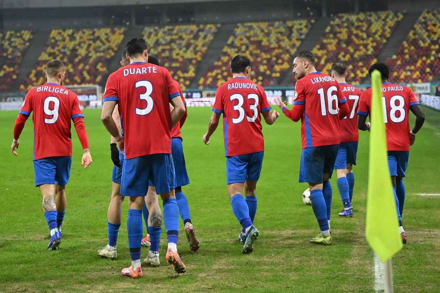 Jucătorii FCSB, după un gol contra lui Botoșani