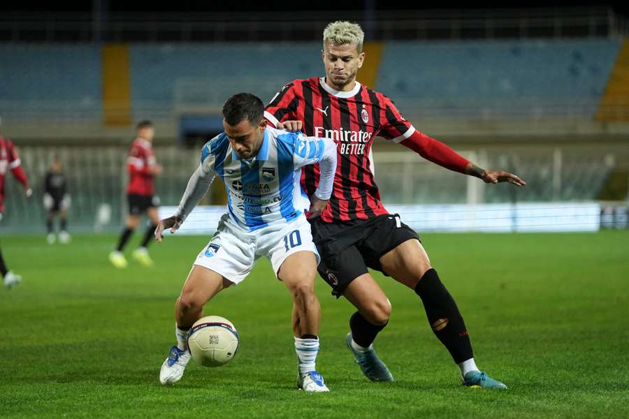 Samuele Longo, en un partido con el filial del Milan.