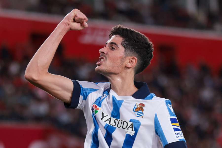 Carlos Fernández vuelve a LaLiga Hypermotion