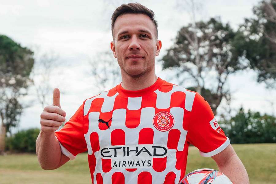 Arthur Melo já com a camisola do Girona
