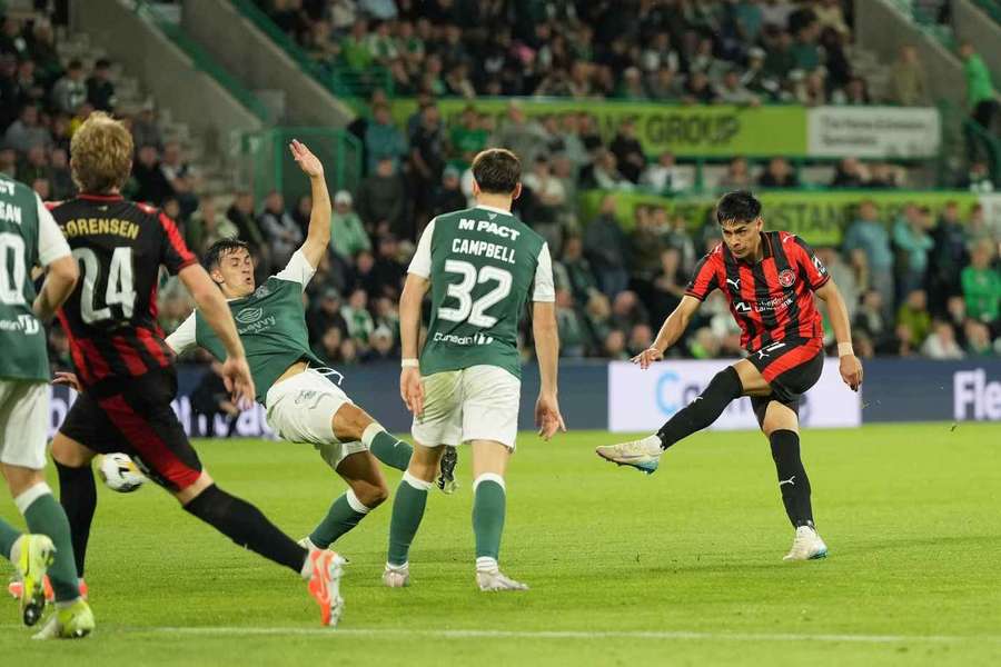 Dario Osorio gi ves FC Midtjylland with a superb long-range stinging drive
