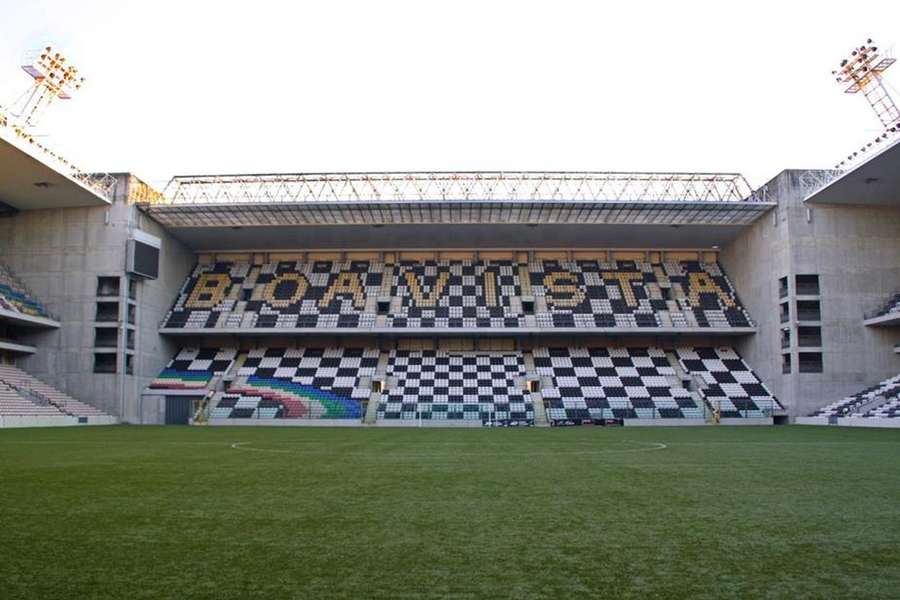 Estádio do Bessa foi alvo de buscas da Polícia Judiciária