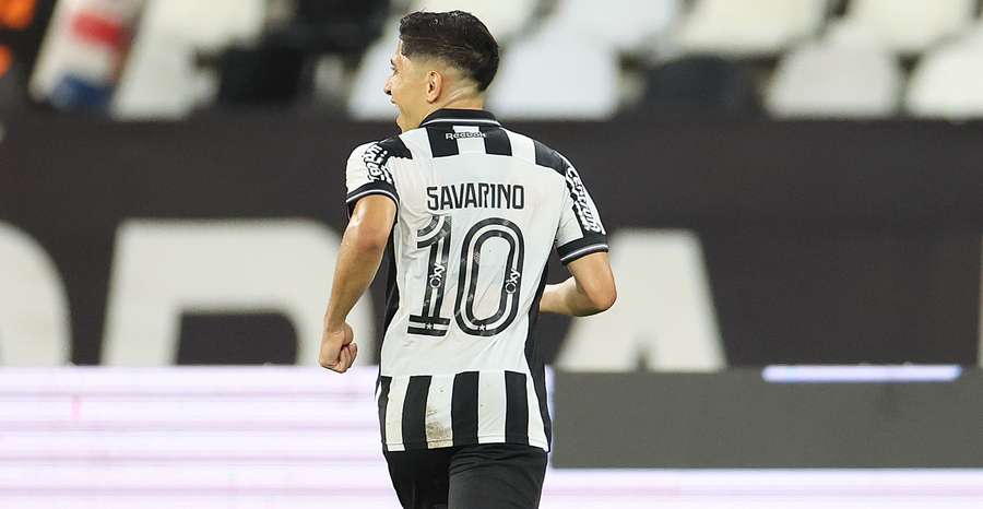 Jefferson Savarino ficou no Botafogo Jefferson Savarino ficou no Botafogo