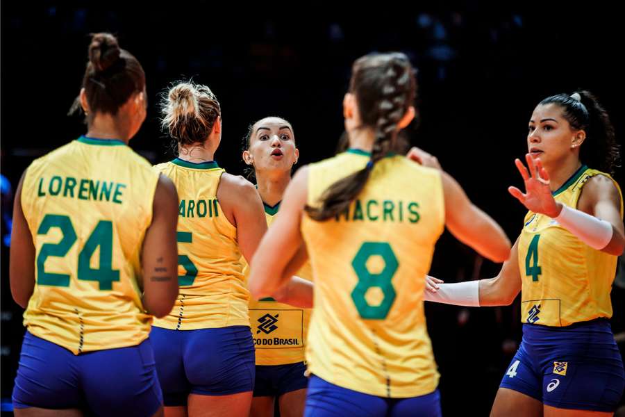 Brasil atropela Porto Rico e vence por 3 a 0 no Mundial de vôlei