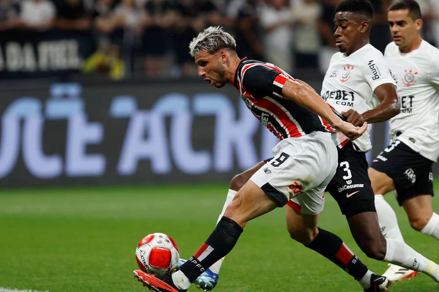 Jonathan Calleri foi letal para fazer o primeiro do São Paulo