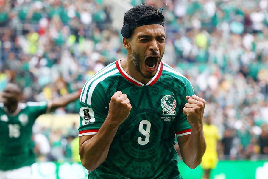 Raúl Jiménez fez um dos gols do México na abertura do Mundial Raúl Jiménez fez um dos gols do México na abertura do Mundial