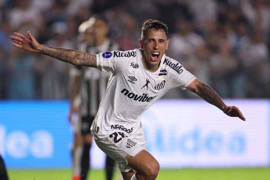 O Santos conseguiu uma boa vantagem na ida das quartas da Sul-Americana O Santos conseguiu uma boa vantagem na ida das quartas da Sul-Americana