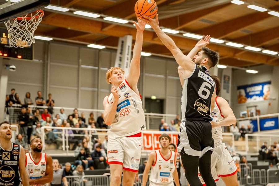 Basketball Superliga: Die Spitzenteams lassen nichts anbrennen
