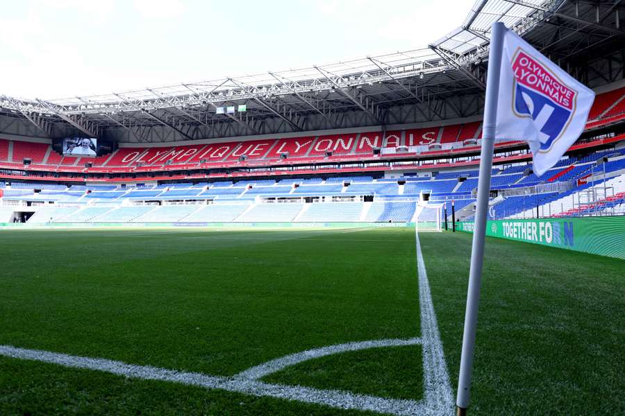Estádio Groupama a 27 de abril