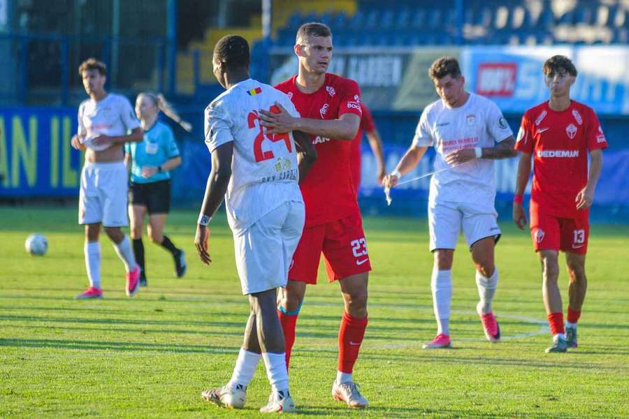 Imagine din timpul partidei dintre Popești-Leordeni și FC Bacău, disputată la Clinceni, în play-off-ul Cupei României, pe 19 august 2026 Imagine din timpul partidei dintre Popești-Leordeni și FC Bacău, disputată la Clinceni, în play-off-ul Cupei României, pe 19 august 2026